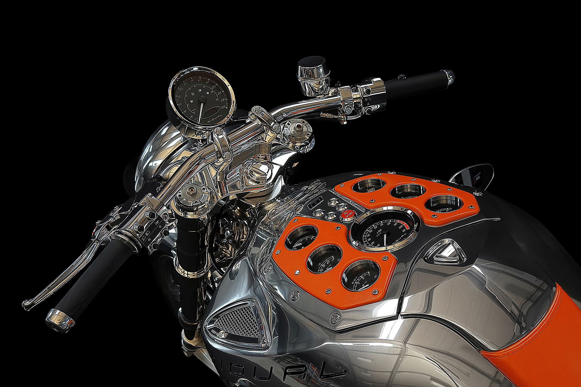 Moto Quintessence Midual